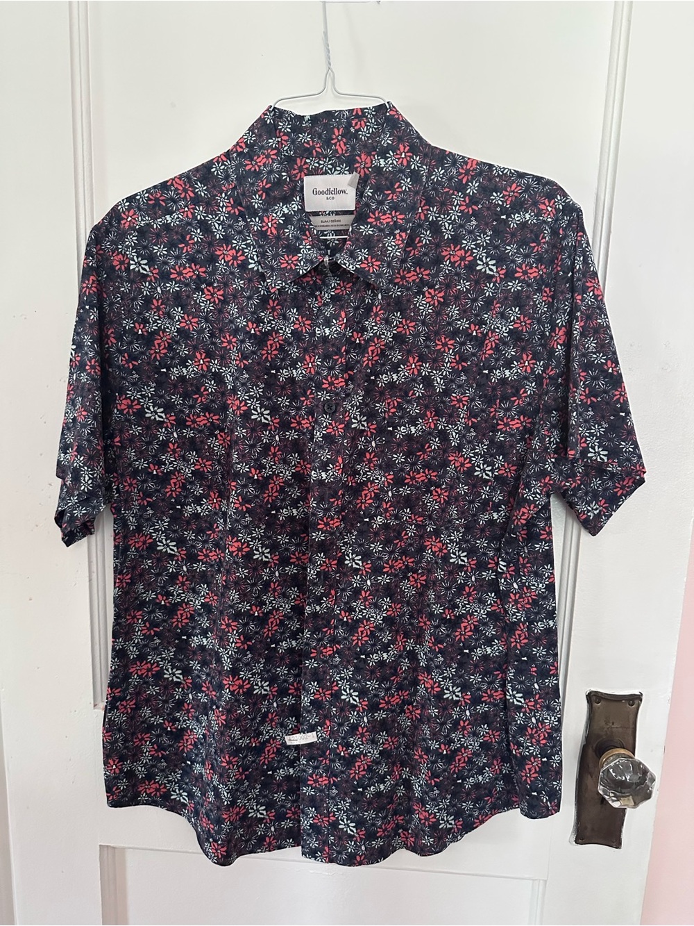 Goodfellow & Co Black Short-Sleeve Button-Up with Red & White Floral Print XL